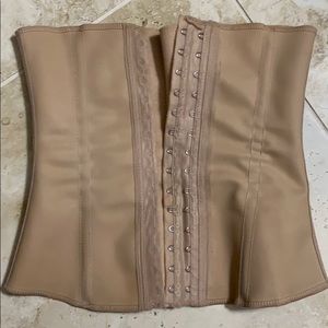 Squeem waist trainer waist cincher